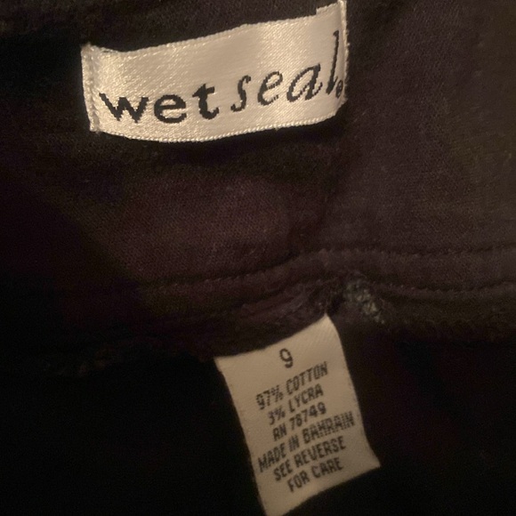 Vintage Size 9 Wet Seal black flare bottom pants - Picture 2 of 4